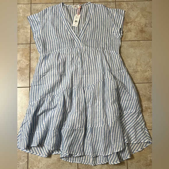Vineyard Vines Dresses & Skirts - NWT Women’s Vineyard Vines Striped Linen Tiered Dress. Color: Bayside Blue